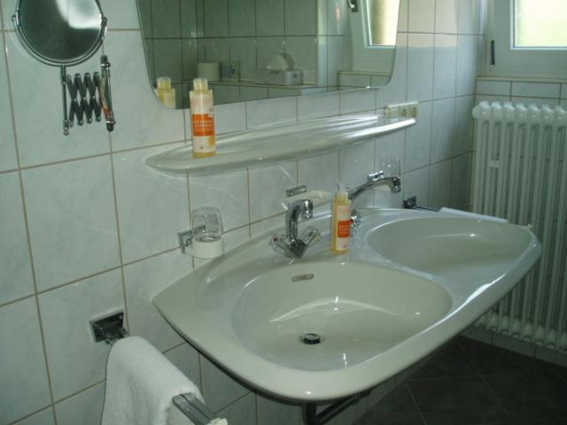 Schwarzwaldhotel / Wolfach Rum bild